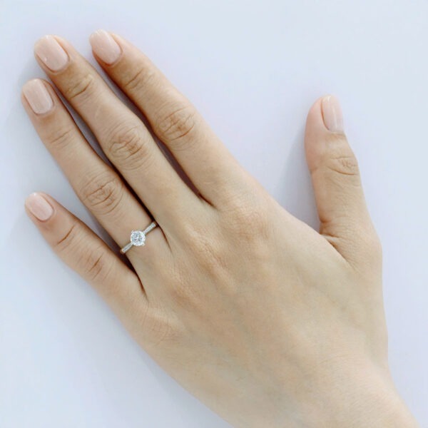 Nhẫn cầu hôn kim cương Fanstastic Light
