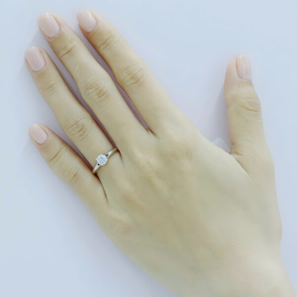 Nhẫn cầu hôn Roshana
