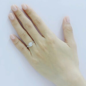 Nhẫn cầu hôn Ilona
