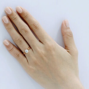 Nhẫn cầu hôn Nura