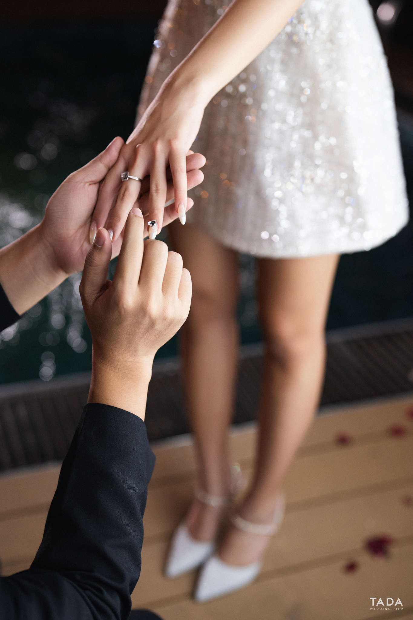 Hướng dẫn cách chọn size nhẫn cầu hôn