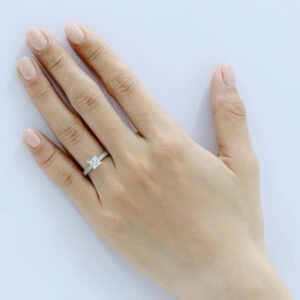 Nhẫn cầu hôn kim cương Brilliant