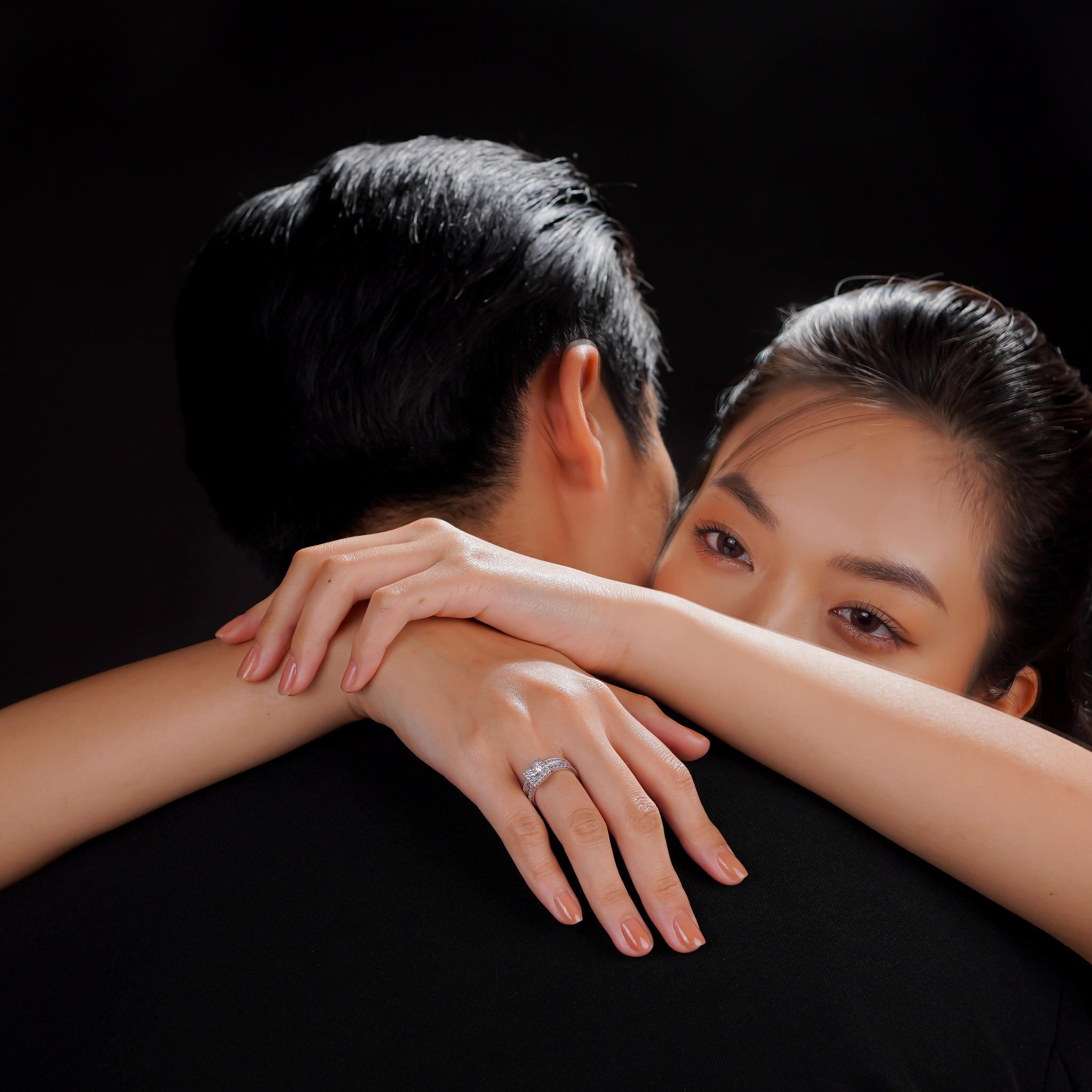 Nhẫn cầu hôn nên mua loại nào?