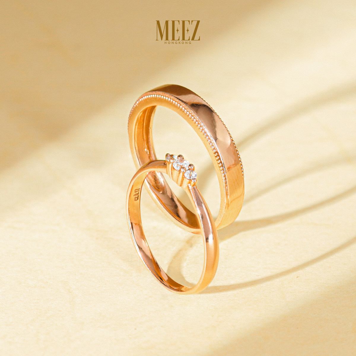 Nhẫn cưới trơn vàng 18k nổi bật với vẻ đẹp đơn giản nhưng thanh lịch