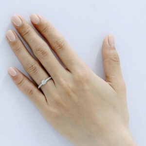 Nhẫn đính hôn White Rose