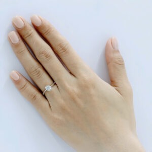 Nhẫn cầu hôn kim cương Chic Bliss