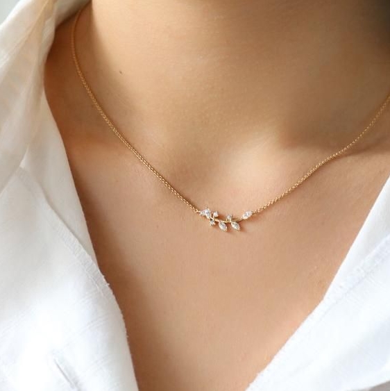 Tìm hiểu những thiết kế dây chuyền vàng 18k sợi mảnh được yêu thích nhất