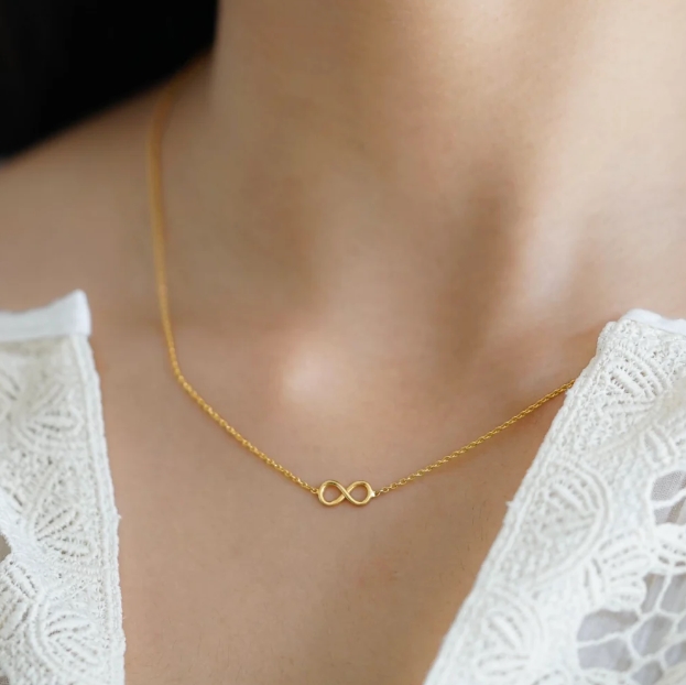Tìm hiểu những thiết kế dây chuyền vàng 18k sợi mảnh được yêu thích nhất