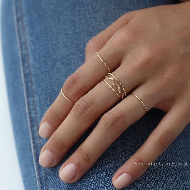 Nhẫn vàng 18K nữ giá dưới 5 triệu thời thượng lấp lánh sắc vàng