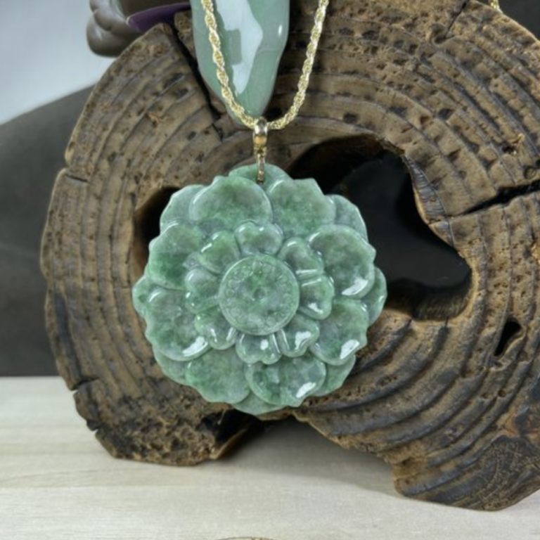Lợi ích phong thủy khi đeo charm ngọc bích: đẹp mắt, tốt cho sức khỏe