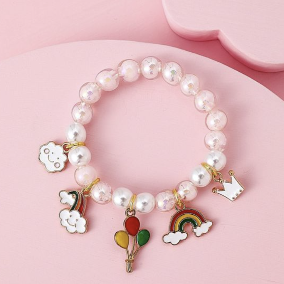 Vòng charm cho bé: tình yêu thương và tạo dựng kỉ niệm đẹp cho trẻ