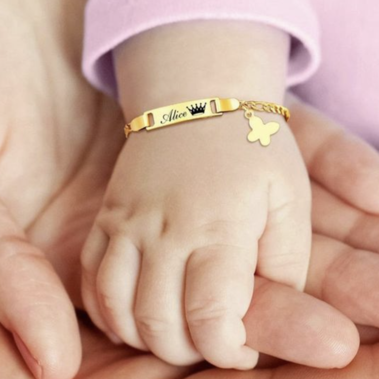 Vòng charm cho bé: tình yêu thương và tạo dựng kỉ niệm đẹp cho trẻ