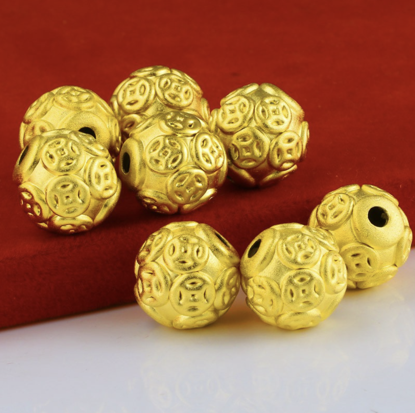 Charm bi vàng 24k- sự tinh tế và lựa chọn đáng giá cho bộ sưu tập trang sức 