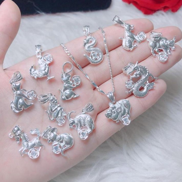 Dây chuyền 12 con giáp mang đến sự bình an và may mắn trong cuộc sống
