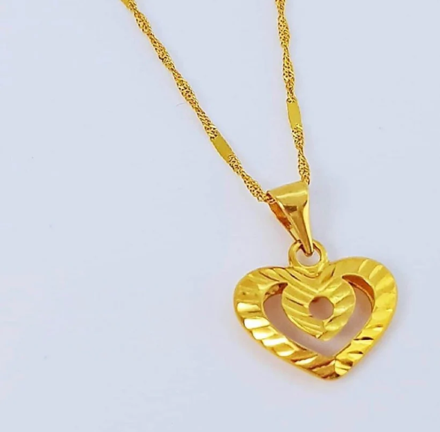 Dây chuyền vàng 18k cho bé gái sự quan tâm của cha mẹ đối với con