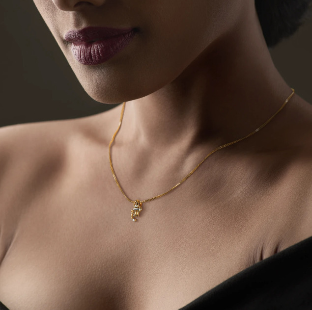 Thiết kế độc đáo và thanh nhã cùng mặt dây chuyền vàng 10K 2