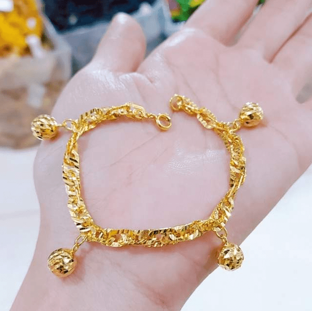 Kiềng vàng cho bé biểu tượng của sự thịnh vượng và may mắn