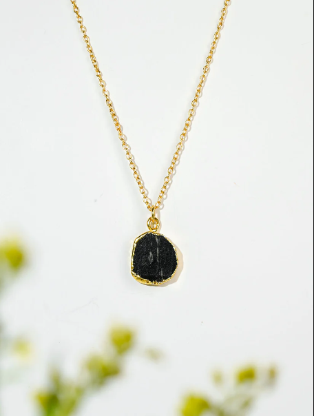 Mặt dây chuyền đá tourmaline sự hòa hợp của sắc màu và phong thủy 2