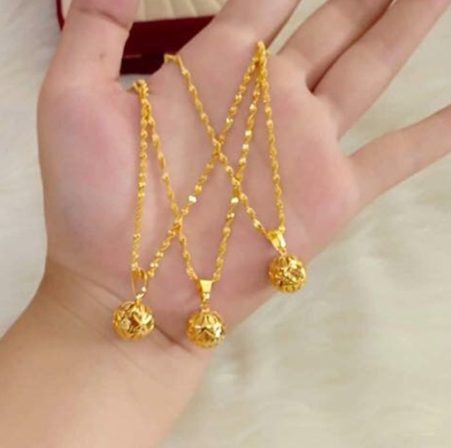 Mặt dây chuyền hình quả cầu thể hiện bản thân và nâng cao giá