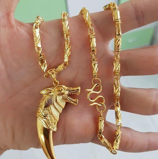Mặt dây chuyền nanh cọp mang lại sự tự tin và quyết đoán
