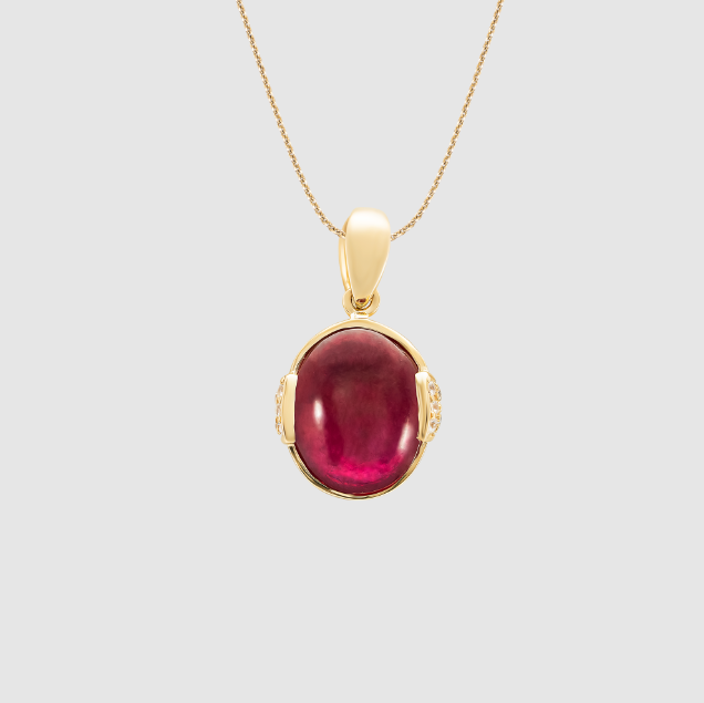 Mặt dây chuyền ruby biểu tượng của sự tinh khiết và thanh cao